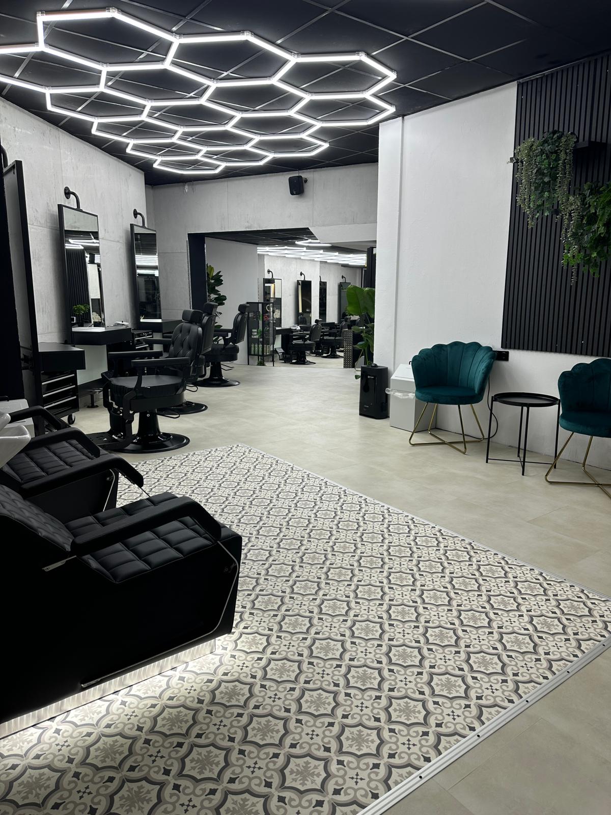 Men's haircut service presentation at HaarMonie Cut&Shave